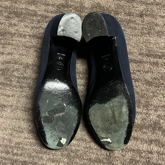 Chanel cap toe heels - Size 39 - Picture 3 of 6